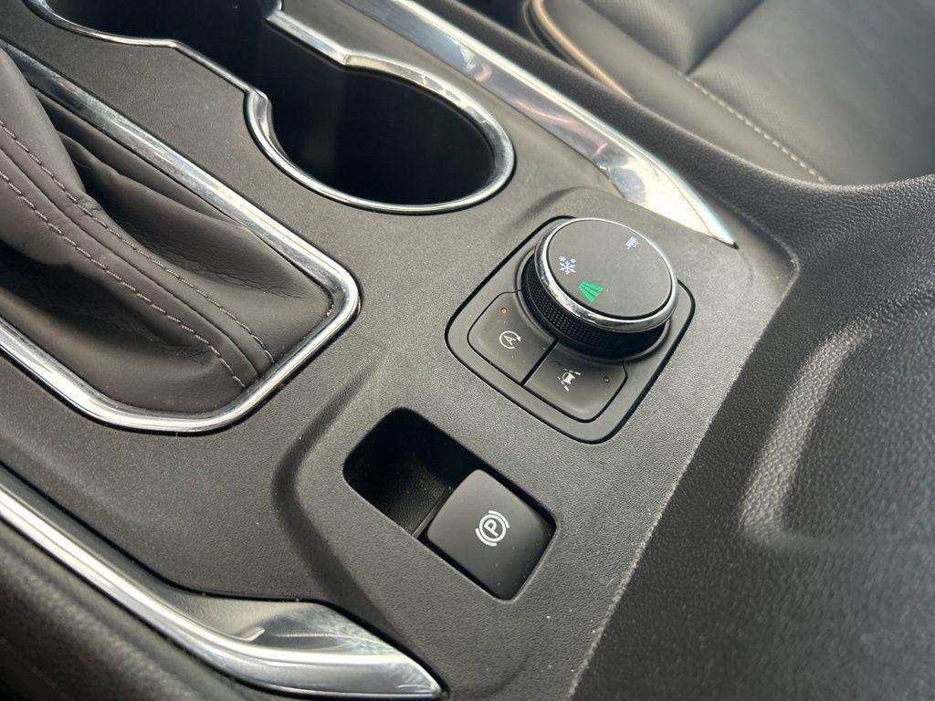 used 2023 Chevrolet Traverse car, priced at $36,988