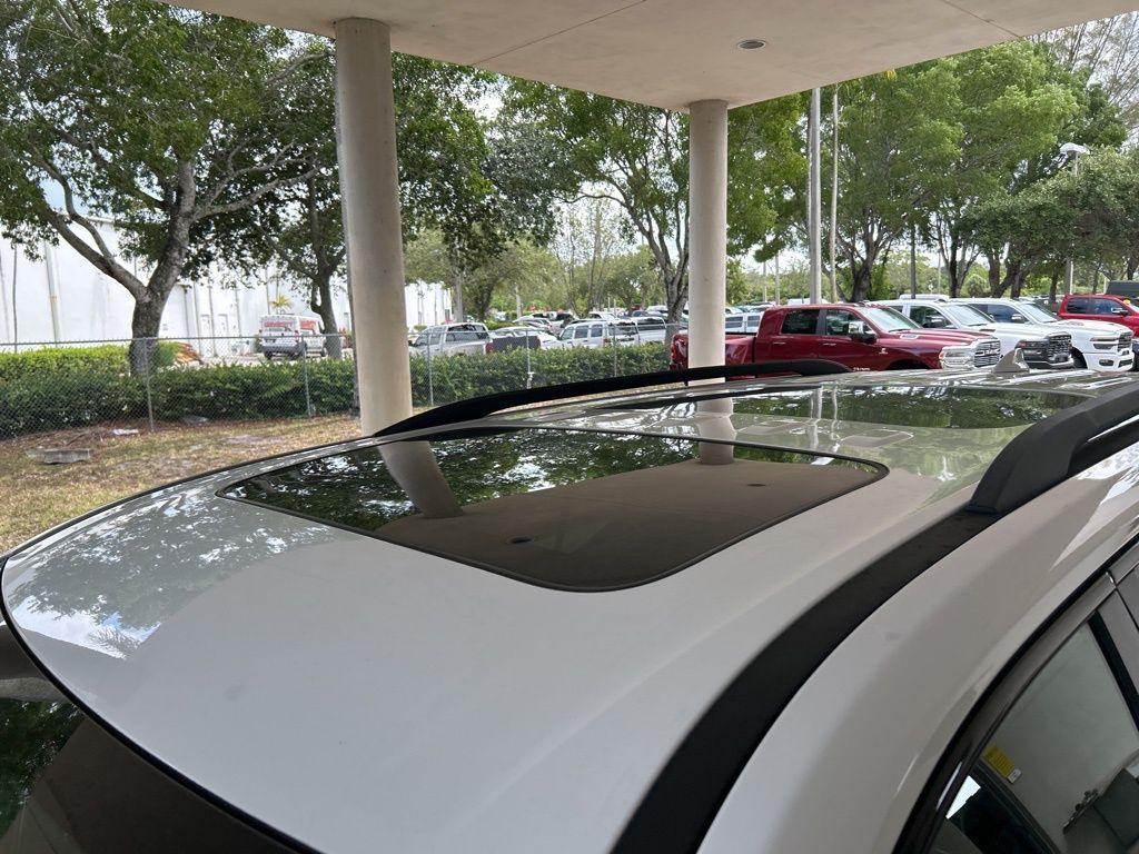 used 2023 Chevrolet Traverse car, priced at $36,988