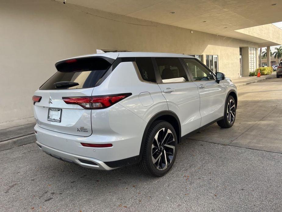 new 2024 Mitsubishi Outlander car, priced at $29,400