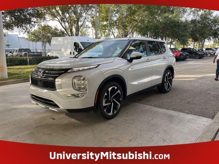 new 2024 Mitsubishi Outlander car, priced at $29,400