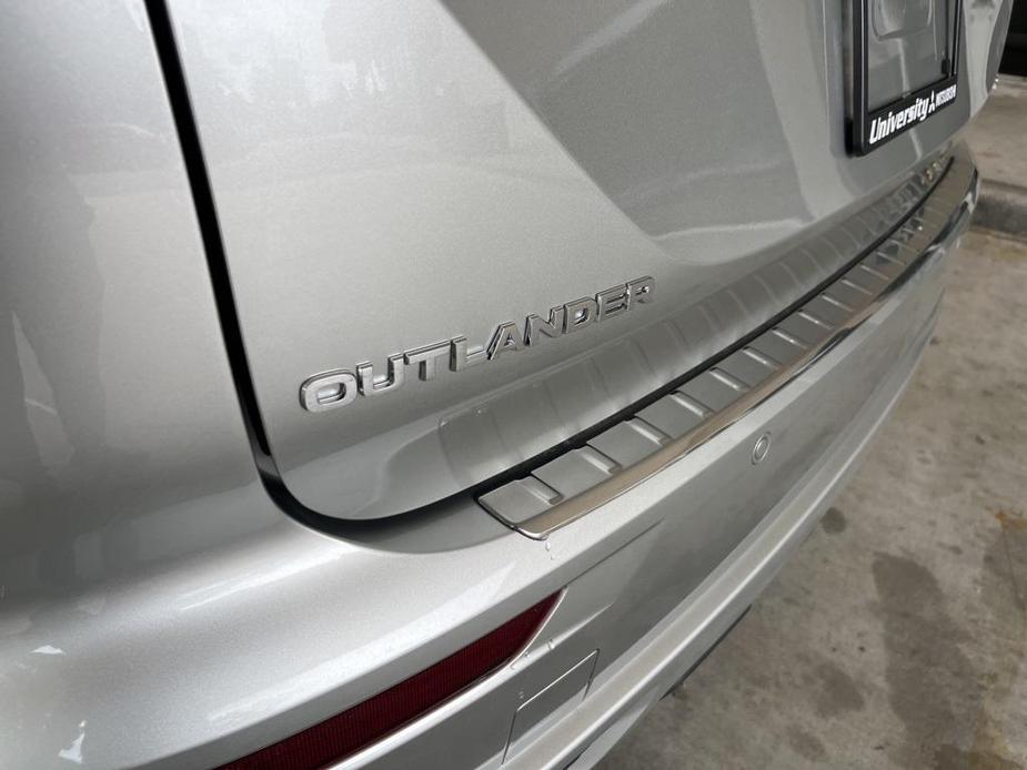 new 2024 Mitsubishi Outlander car, priced at $40,575