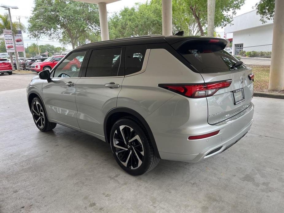 new 2024 Mitsubishi Outlander car, priced at $40,575