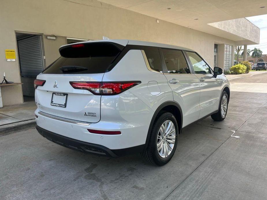 new 2024 Mitsubishi Outlander car, priced at $25,600