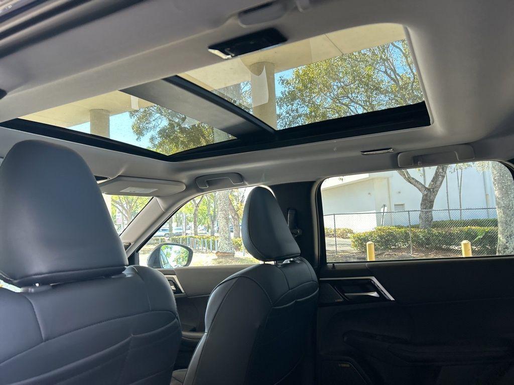 new 2025 Mitsubishi Outlander car, priced at $36,220