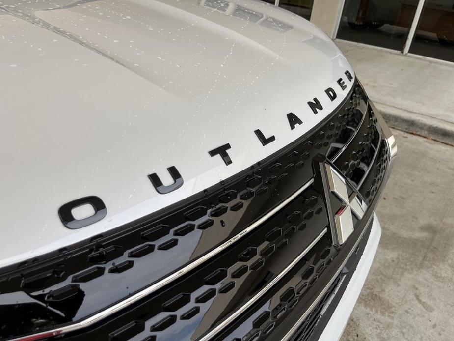 new 2024 Mitsubishi Outlander car, priced at $27,375