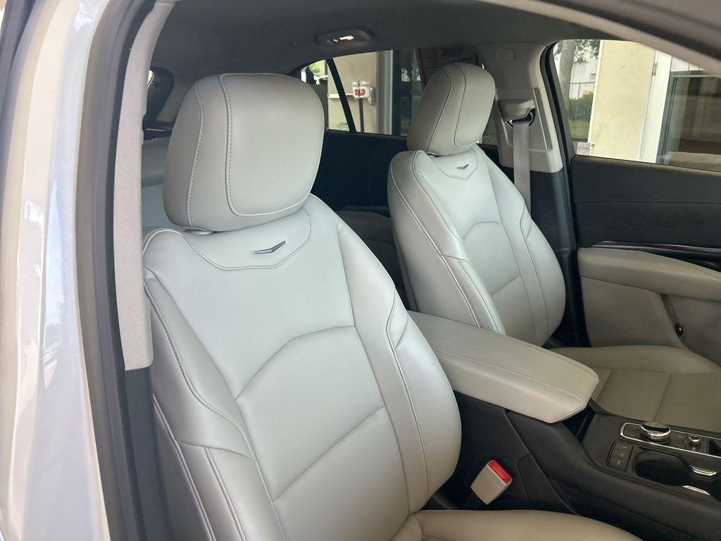 used 2021 Cadillac XT4 car, priced at $26,400