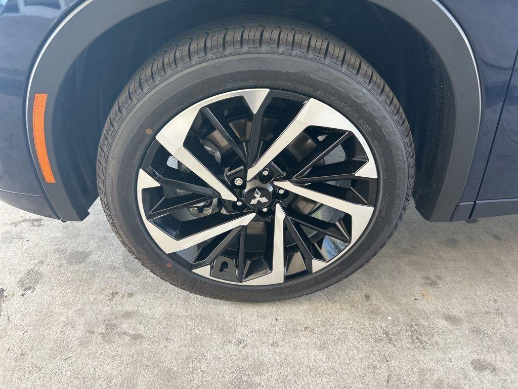 new 2025 Mitsubishi Outlander PHEV car, priced at $45,642