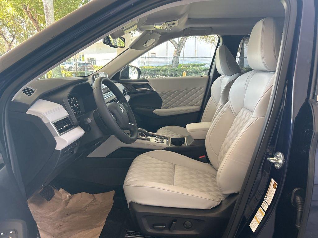 new 2025 Mitsubishi Outlander PHEV car, priced at $45,642