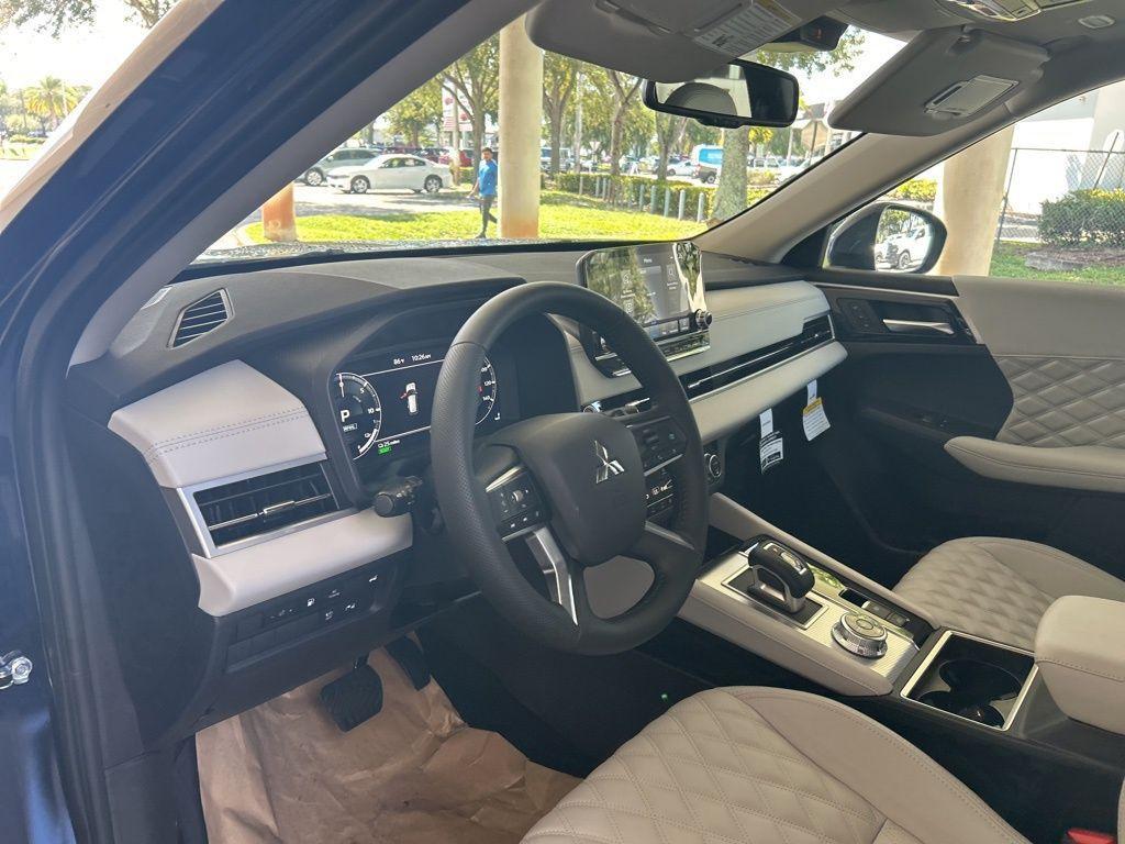 new 2025 Mitsubishi Outlander PHEV car, priced at $45,642