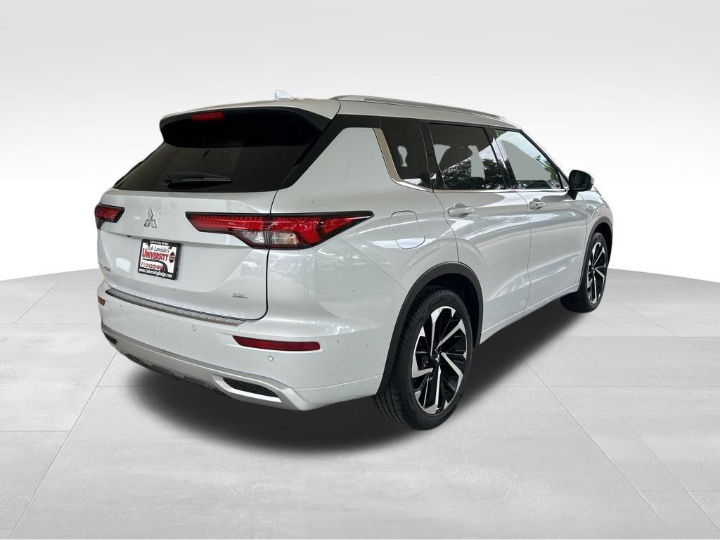 new 2024 Mitsubishi Outlander car, priced at $33,100