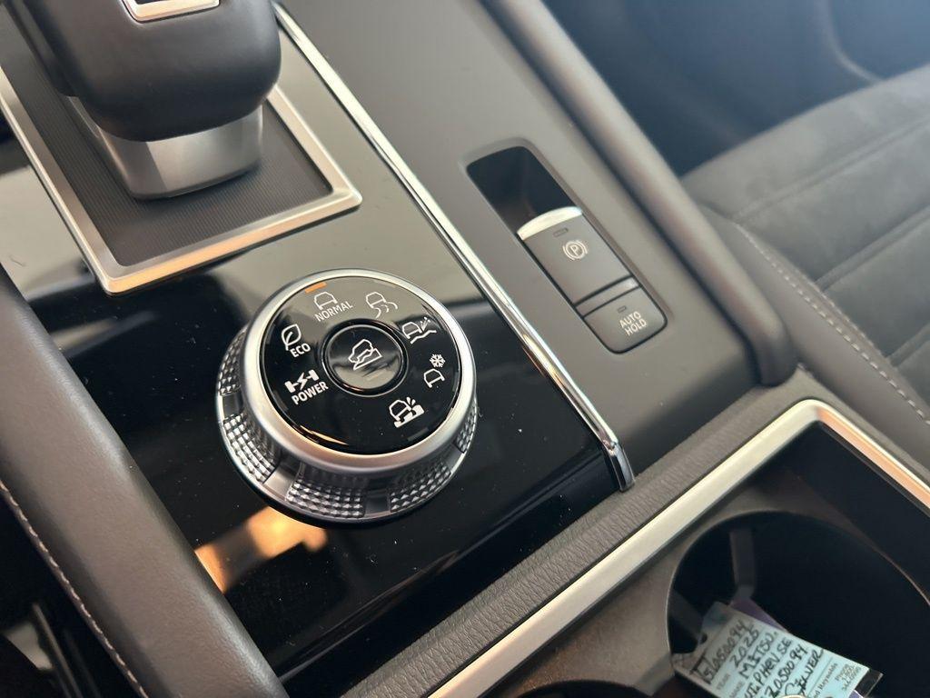 new 2025 Mitsubishi Outlander PHEV car, priced at $42,107