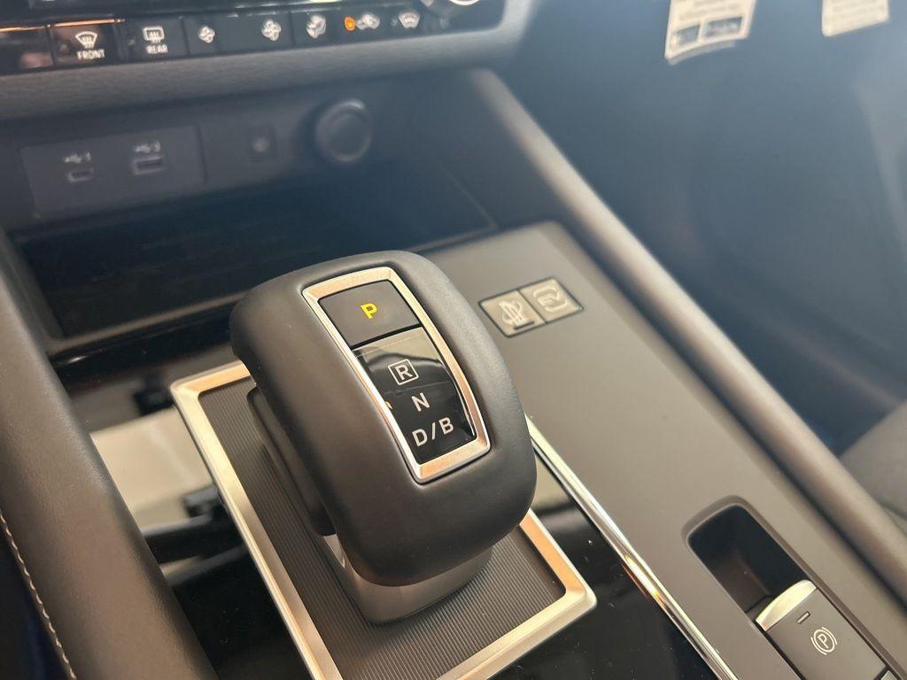 new 2025 Mitsubishi Outlander PHEV car, priced at $42,107