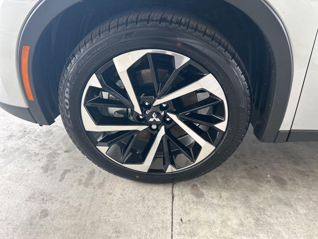 new 2025 Mitsubishi Outlander PHEV car, priced at $42,107