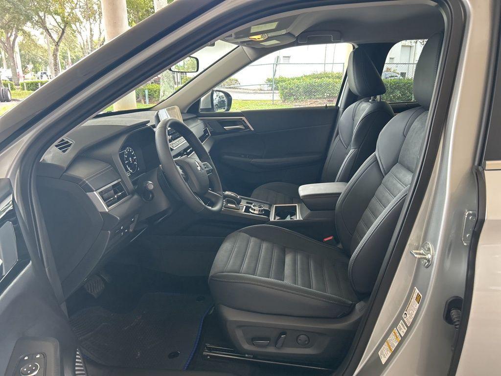 new 2025 Mitsubishi Outlander PHEV car, priced at $42,107