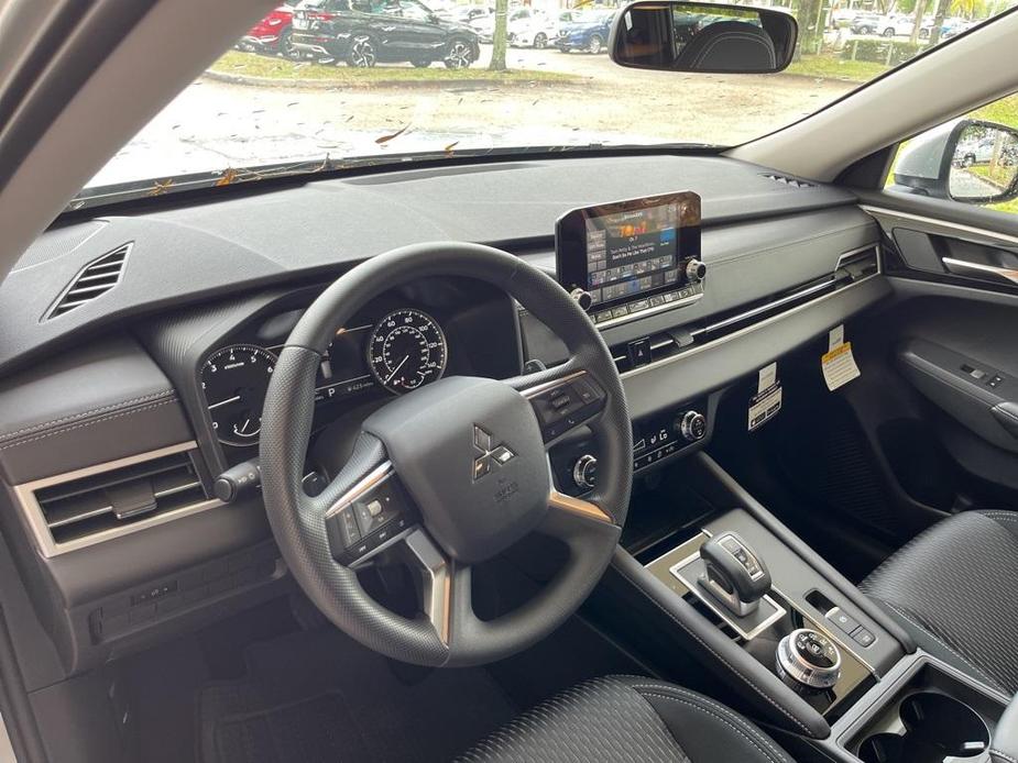 new 2024 Mitsubishi Outlander car, priced at $23,765