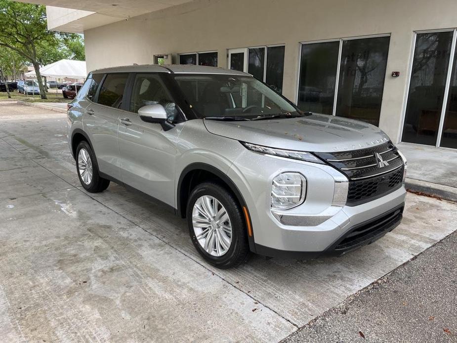 new 2024 Mitsubishi Outlander car, priced at $23,765