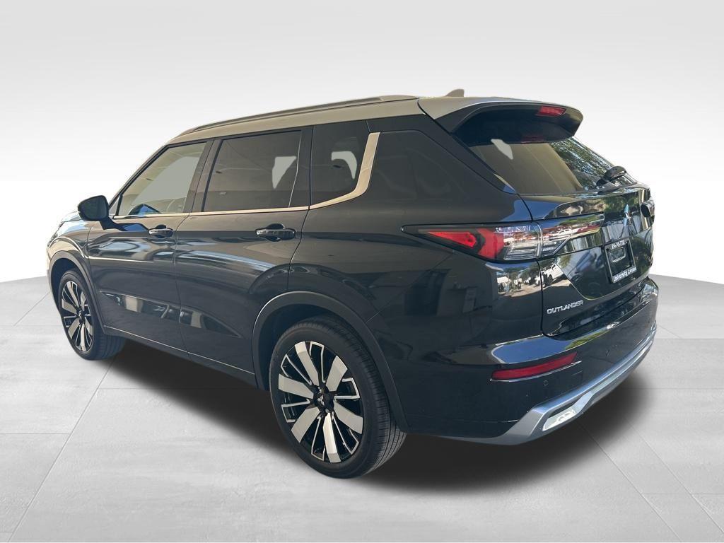 new 2025 Mitsubishi Outlander car, priced at $38,821