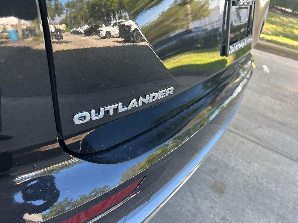 new 2025 Mitsubishi Outlander car, priced at $38,821