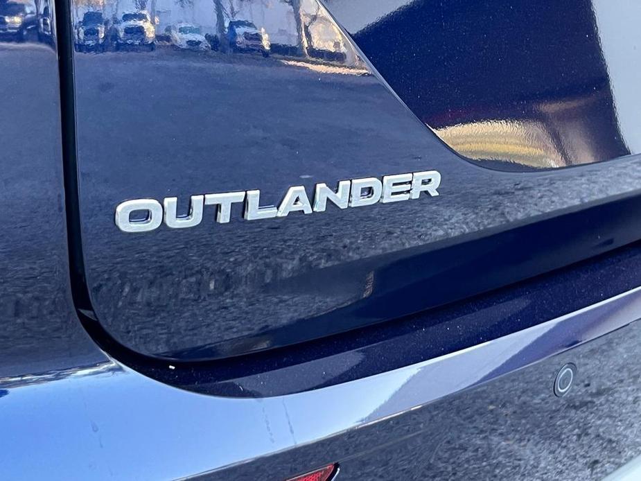 new 2024 Mitsubishi Outlander car, priced at $26,765