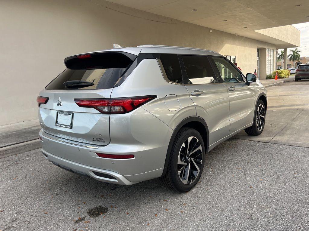 new 2024 Mitsubishi Outlander car, priced at $32,300