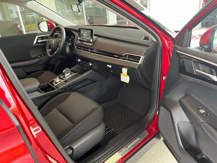 used 2024 Mitsubishi Outlander car, priced at $24,420