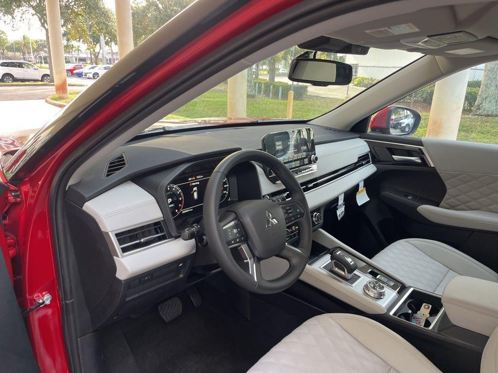 new 2024 Mitsubishi Outlander car, priced at $32,000