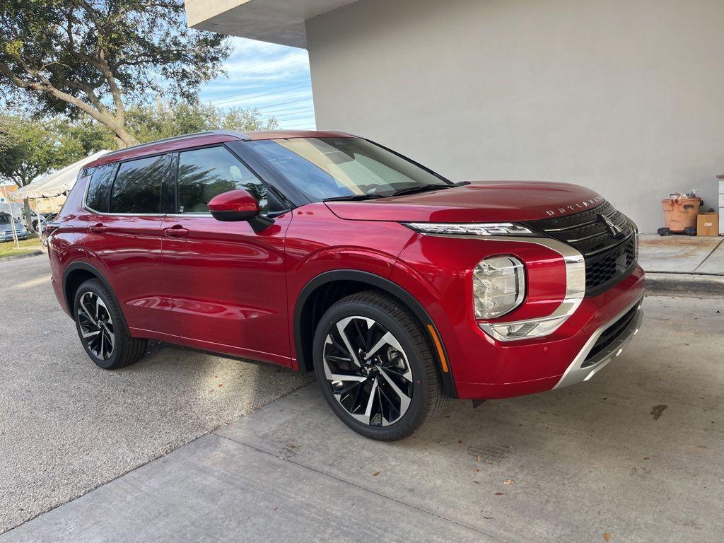 new 2024 Mitsubishi Outlander car, priced at $32,000