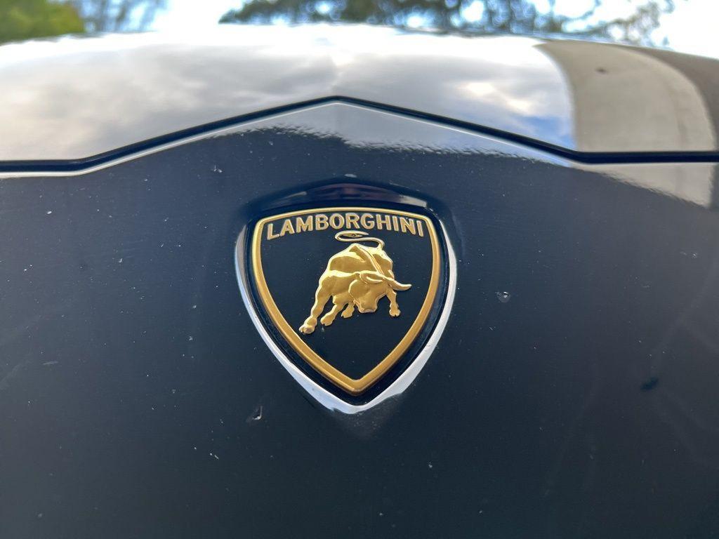 used 2019 Lamborghini Urus car, priced at $164,984