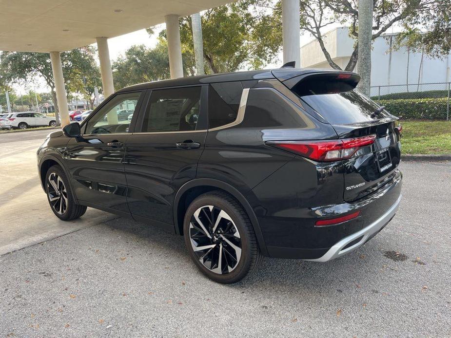 new 2024 Mitsubishi Outlander car, priced at $29,600