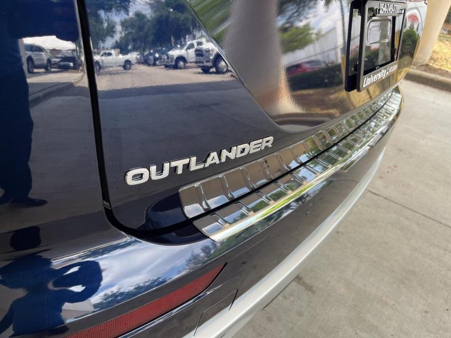 new 2024 Mitsubishi Outlander car, priced at $36,205