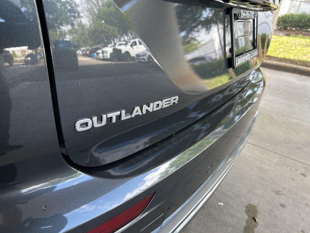 new 2025 Mitsubishi Outlander car, priced at $32,887