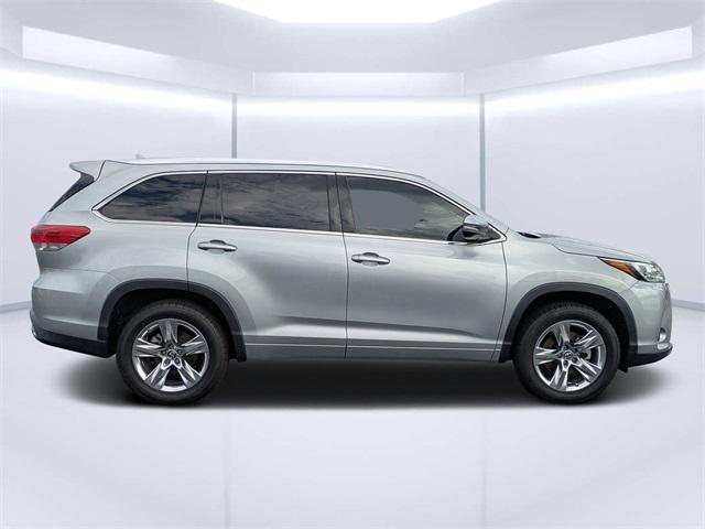 used 2018 Toyota Highlander car, priced at $24,713