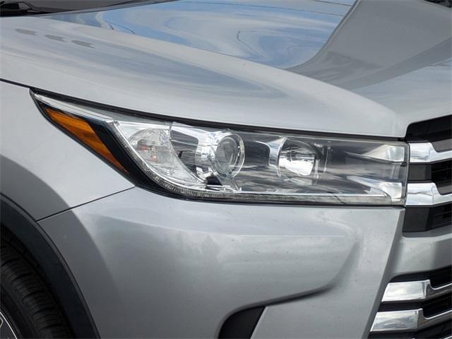 used 2018 Toyota Highlander car, priced at $24,713