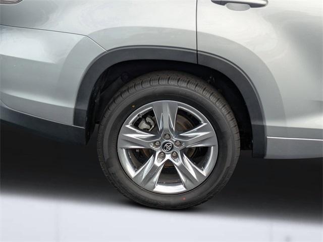 used 2018 Toyota Highlander car, priced at $24,713