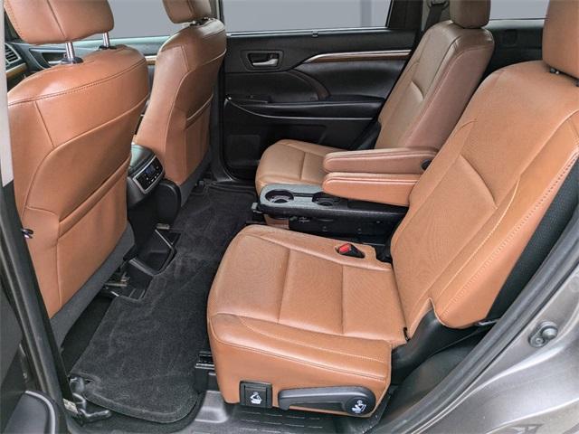 used 2019 Toyota Highlander car, priced at $31,000