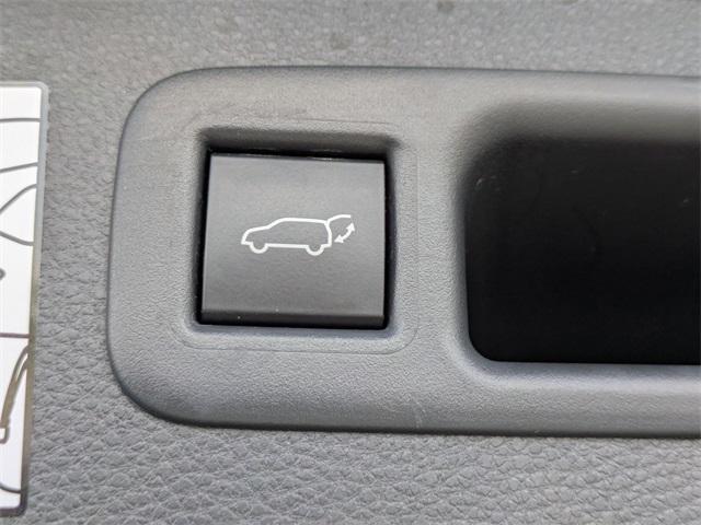 used 2023 Toyota Highlander car, priced at $44,998