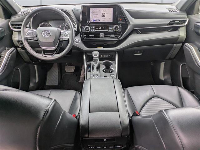 used 2024 Toyota Highlander car, priced at $42,527