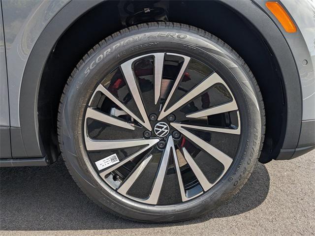 new 2025 Volkswagen ID.4 car, priced at $46,566