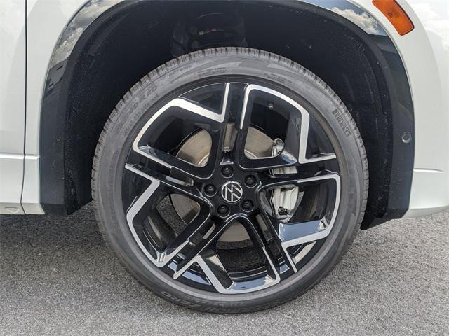 new 2025 Volkswagen Tiguan car, priced at $41,881