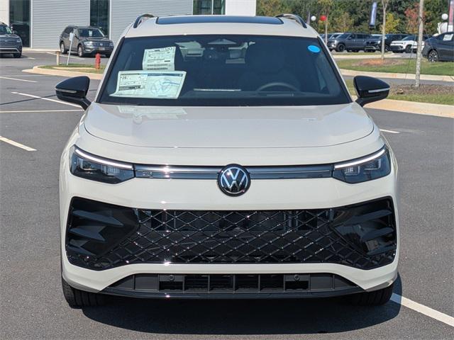 new 2025 Volkswagen Tiguan car, priced at $37,347