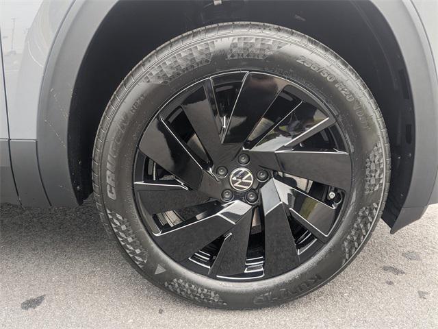 new 2025 Volkswagen Atlas car, priced at $47,545