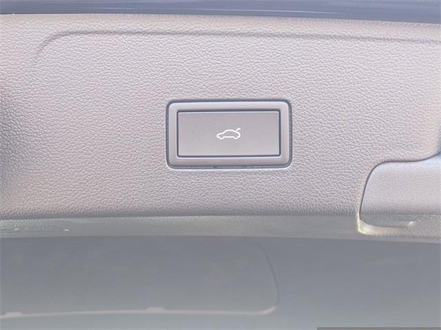 new 2026 Volkswagen Atlas Cross Sport car, priced at $51,168