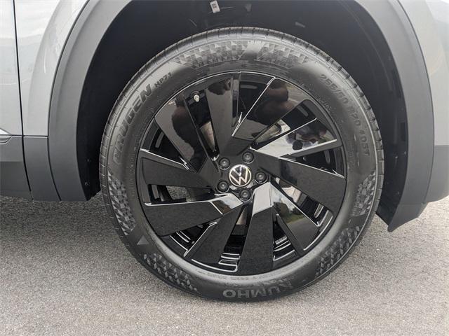 new 2025 Volkswagen Atlas car, priced at $41,951