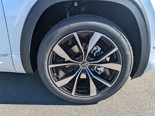 new 2026 Volkswagen Atlas car, priced at $56,147