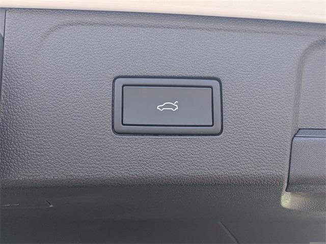 new 2026 Volkswagen Atlas car, priced at $55,731