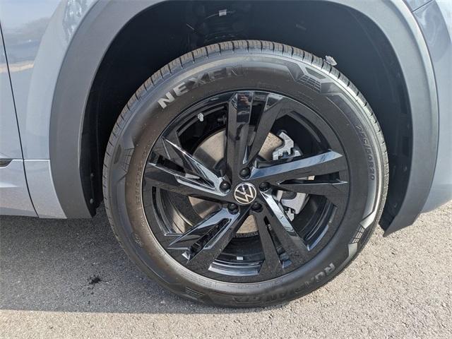 new 2026 Volkswagen Atlas Cross Sport car, priced at $51,505