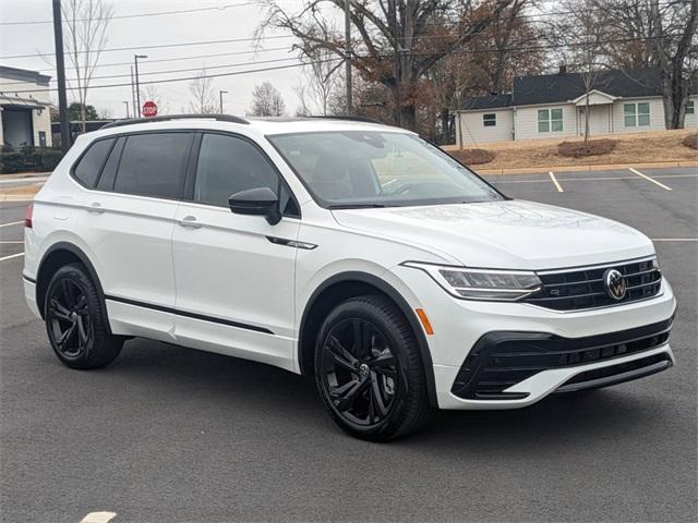 new 2024 Volkswagen Tiguan car, priced at $33,056