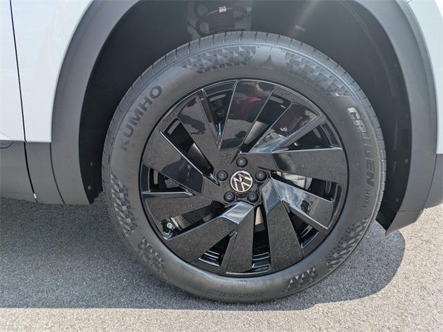 new 2026 Volkswagen Atlas Cross Sport car, priced at $45,601