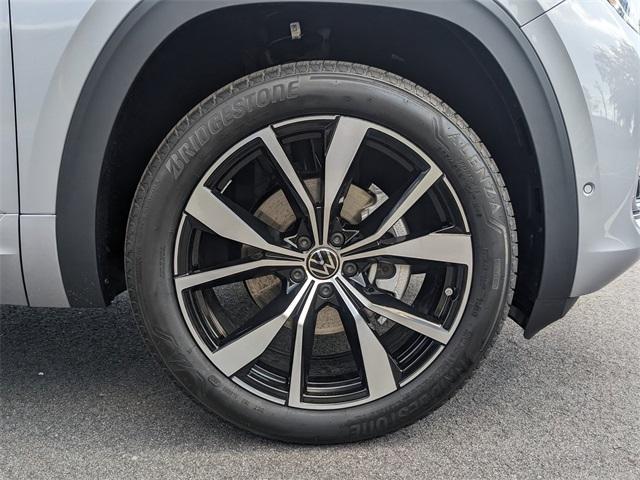 new 2025 Volkswagen Atlas car, priced at $55,781