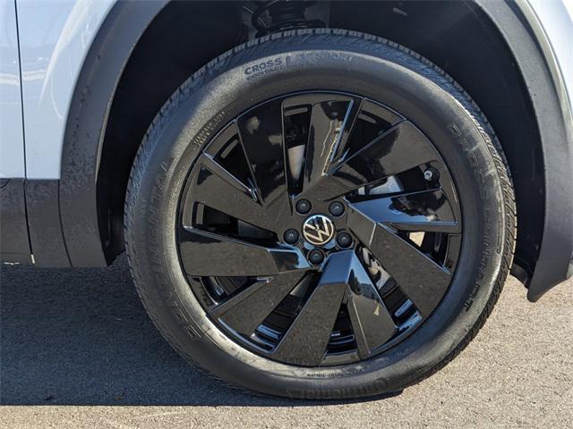 new 2025 Volkswagen Atlas car, priced at $43,353